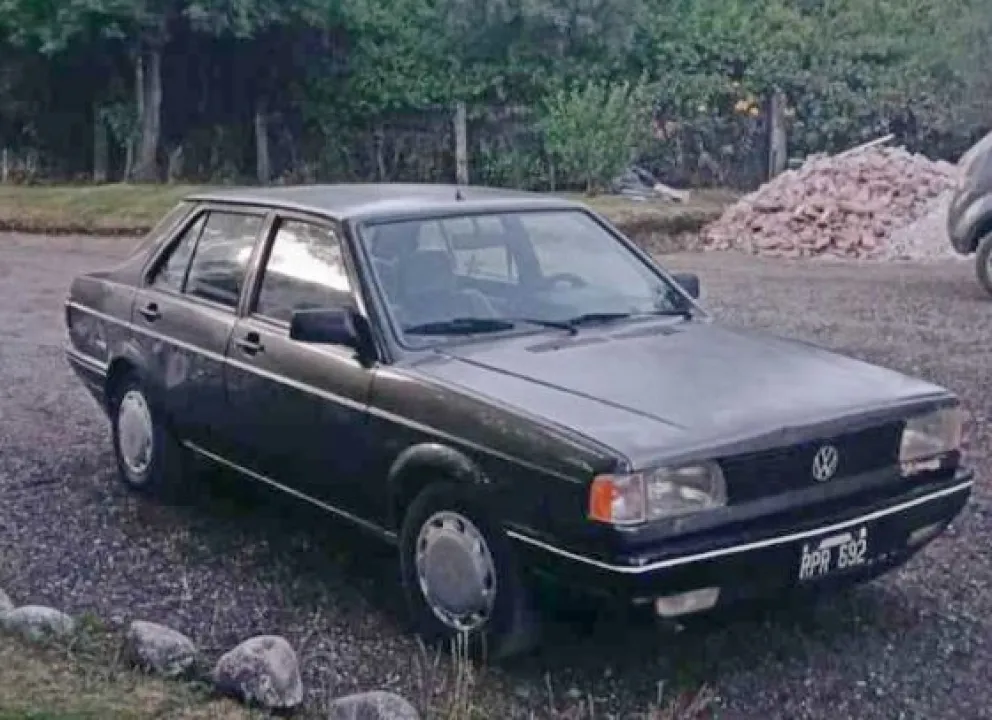 El vehículo que estaba estacionado en la esquina de Tiscornia y Palacios.
