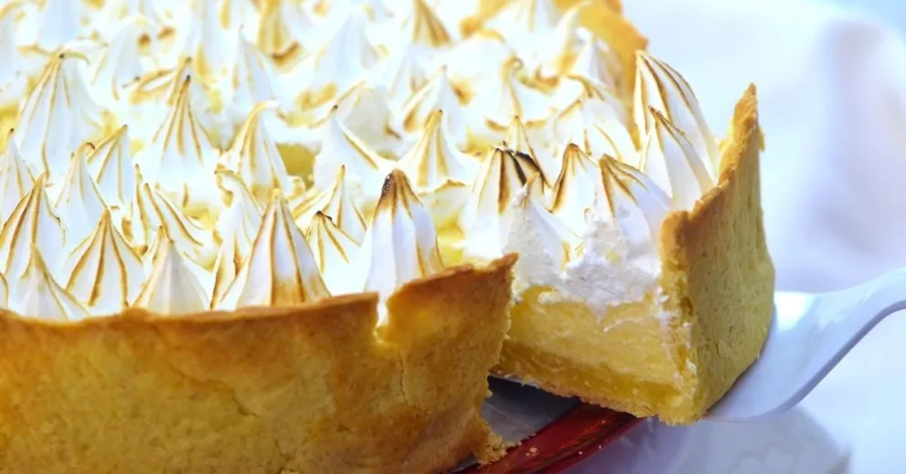 Esta versión helada del lemon pie es una opción práctica y refrescante para disfrutar durante el verano.
