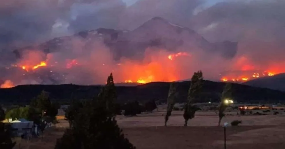 Desoladora imagen de anoche en la comuna Atilio Viglione. 