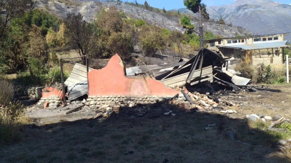 Invitan a los barilochenses a colaborar con familias de Epuyén.