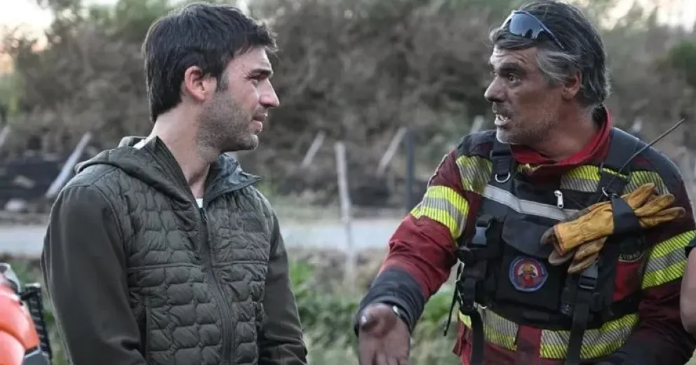 Se encontraron vidrios y otros elementos combustibles.