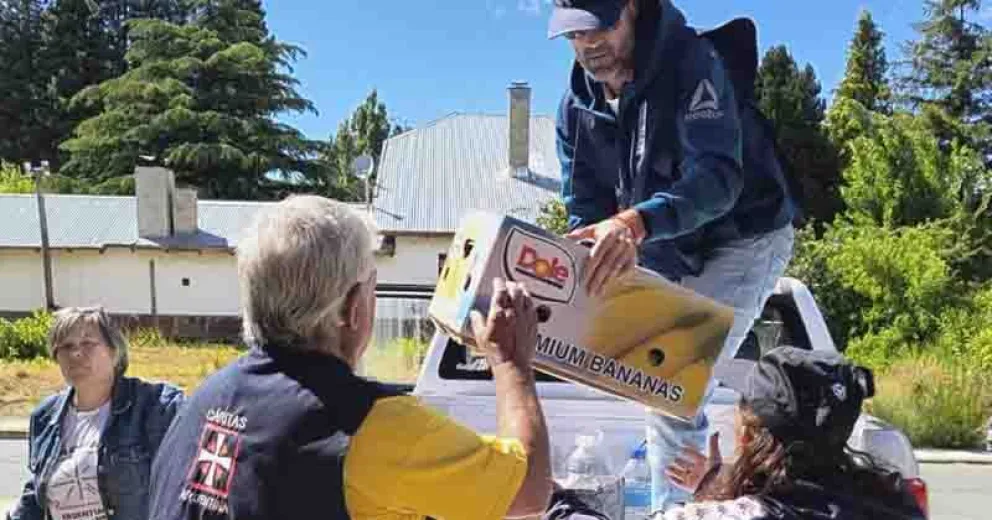 Recorrieron las zonas afectadas y acercaron donaciones.