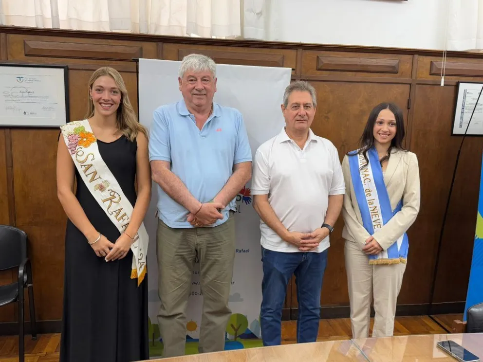 El encuentro se desarrolló en el Despacho Mayor del Municipio de San Rafael, en la previa de la Fiesta de la Vendimia, evento del cual Cortés participará.