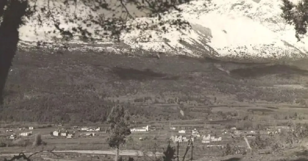 Las primeras casitas en El Bolsón.