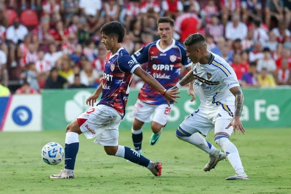Partido de la segunda fecha del Torneo Apertura de la Liga Profesional.