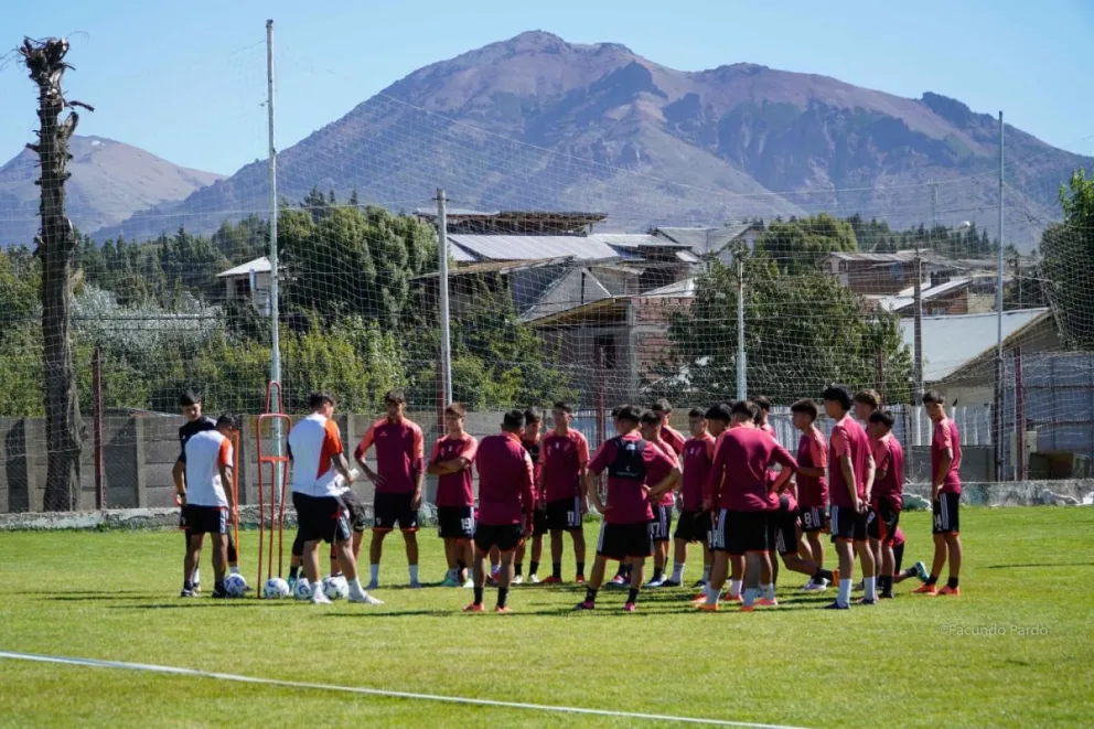Tres categorías juveniles de River Plate en Bariloche.