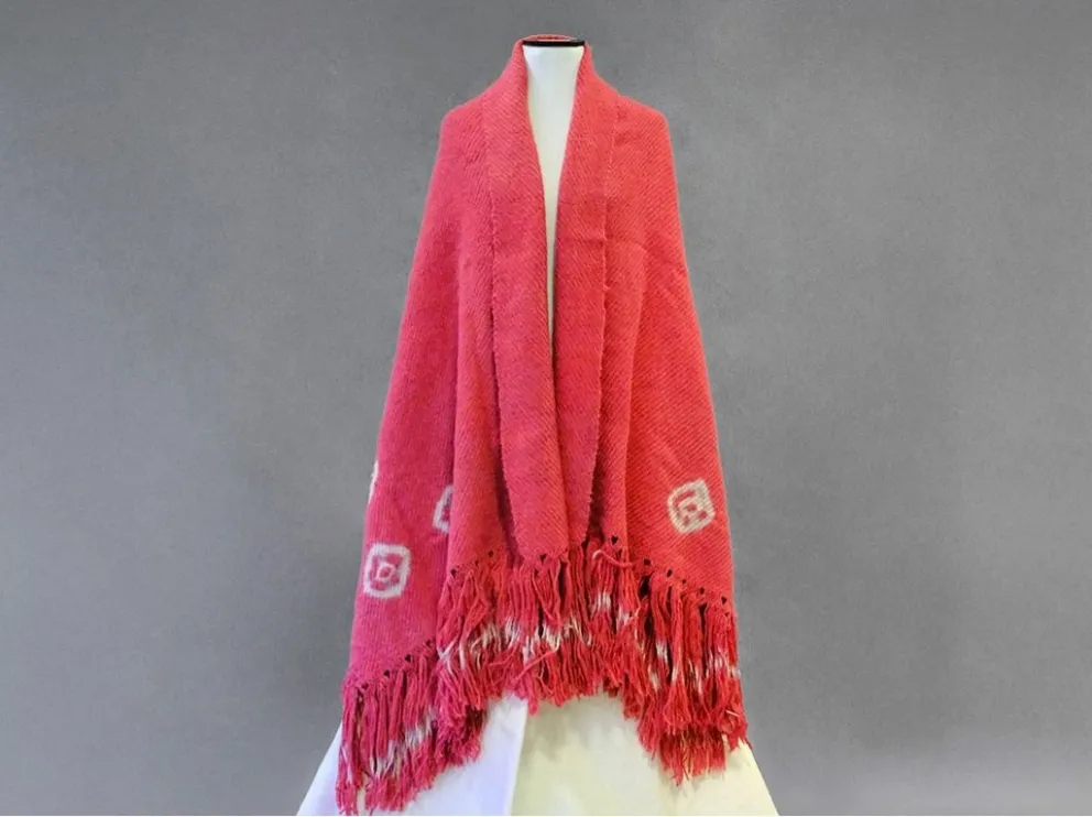 Rebozo de Celeste Valero y Lucrecia Cruz que puede verse en "La tierra tiñe".