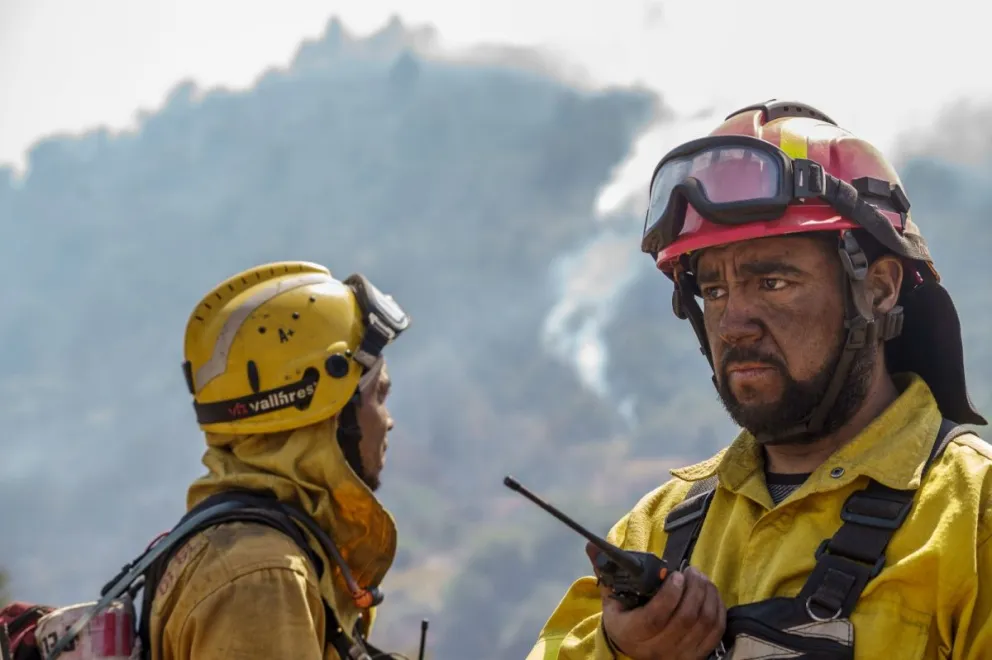 El fuego no da descanso al trabajo de los brigadistas.