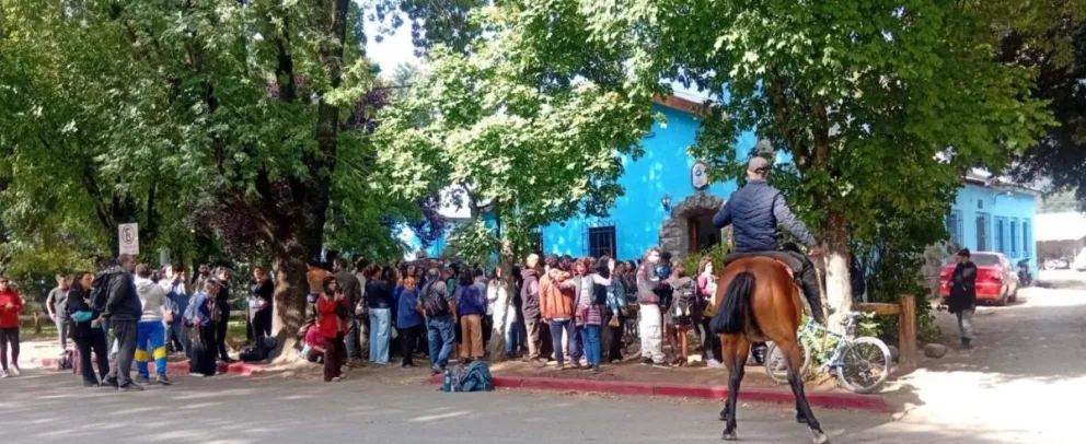Momentos de tensión, el miércoles, en El Bolsón.