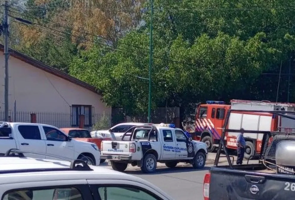 Importante operativo en el centro de acopio de las donaciones (Foto: Gentileza FM Paraíso 42)