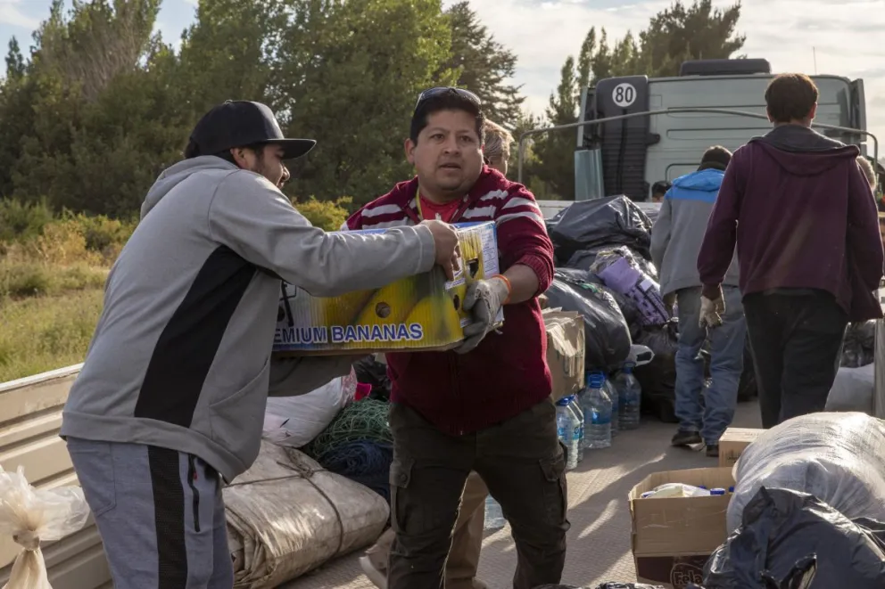 El trabajo mancomunado de todos para los más necesitados / Galería de fotos: Euge Neme