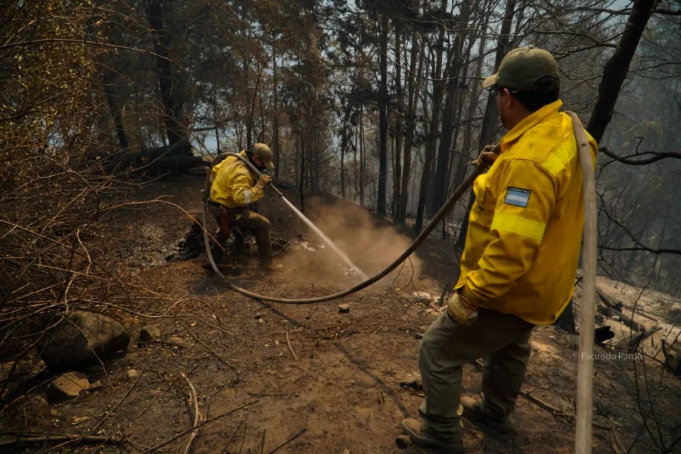 El fuego no da tregua en la zona de El Bolsón.