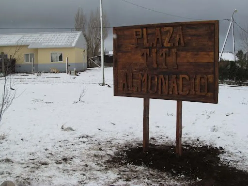 La plaza que recuerda a Titi al momento de su inauguración.