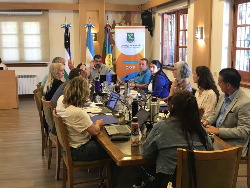 Se dio un debate largo entre los concejales. 