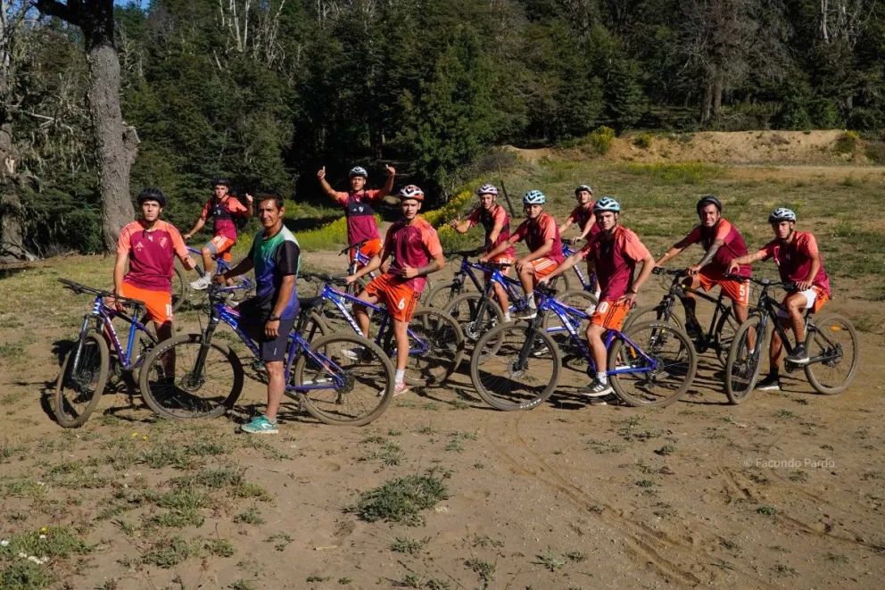 Durante los trabajos en Bariloche. (Fotos: Facundo Pardo)