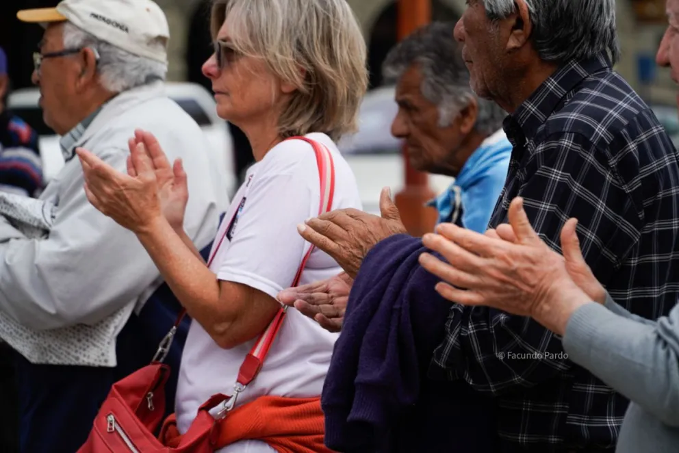 La convocatoria es para este mediodía en el Centro Cívico.