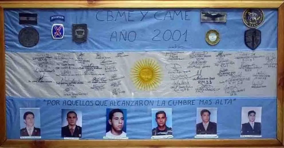 El cuadro recordatorio que permanece en la institución.