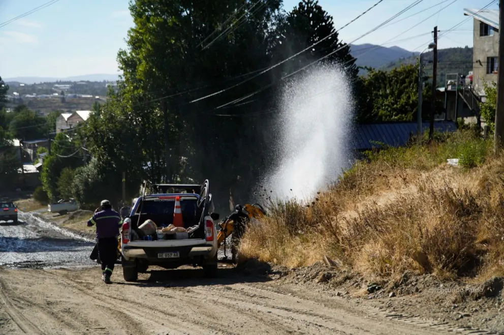 Una rotura que alertó a los vecinos ante un servicio esencial / Fotos y video: Facundo Pardo