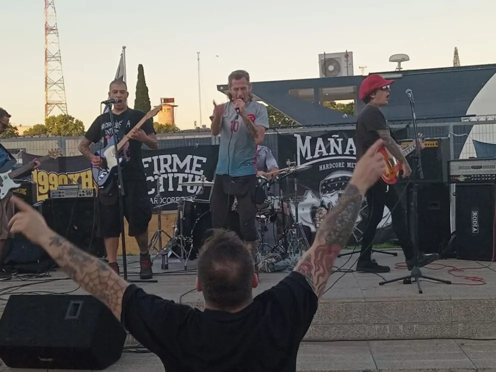 Mathías, al frente de Ácidos Pöpulares.