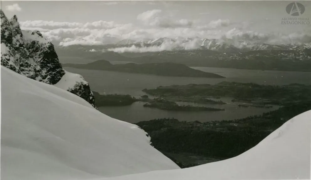 Vista desde el cerro López alrededor de 1935. Foto: Godofredo Kaltschmidt. Colección Hartung en Archivo Visual Patagónico.