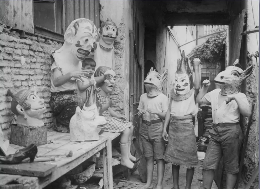 Preparándose para el carnaval. Archivo General de la Nación sin fecha.