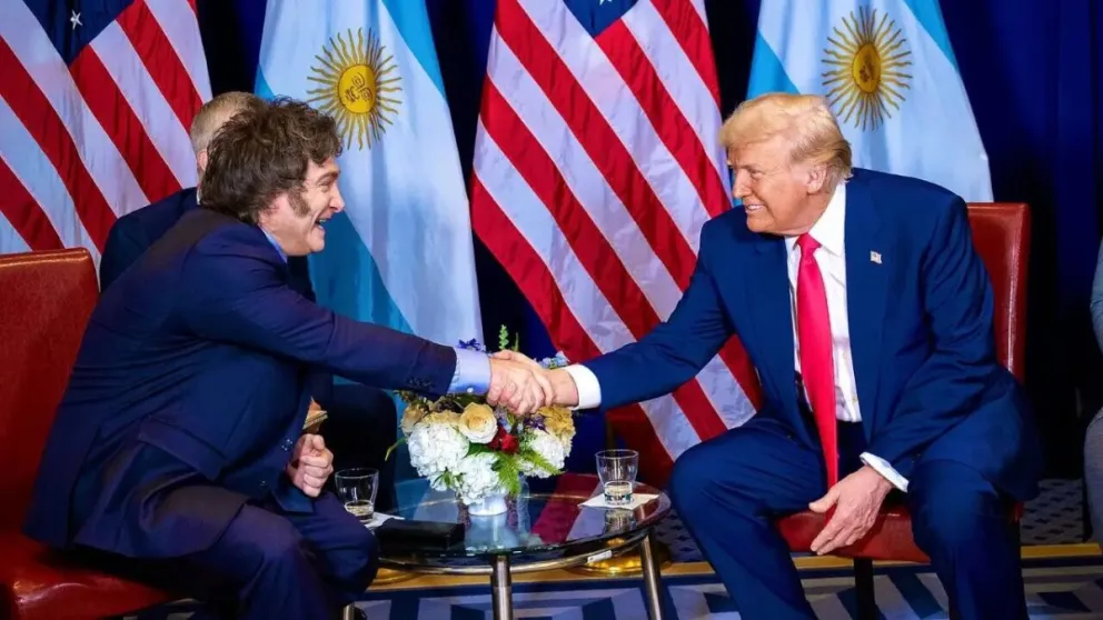 Javier Milei junto a Donald Trump. 