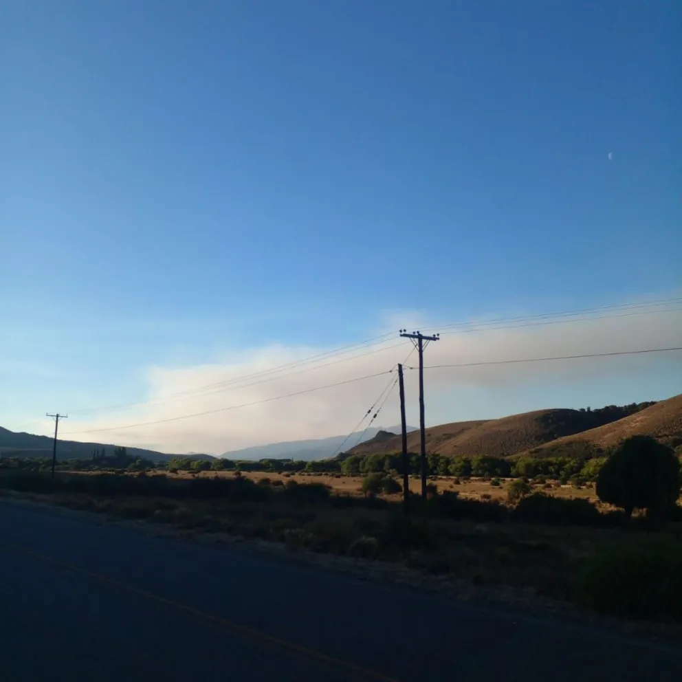La dirección del viento desvió la nube hacia la cordillera Neuquina.