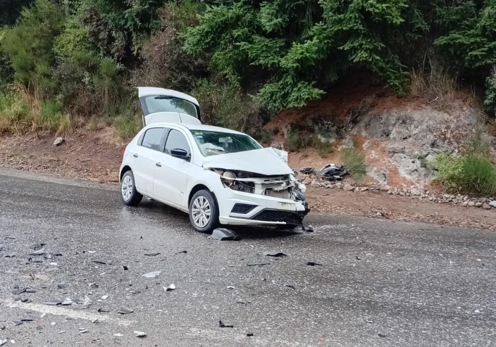 Así quedó el auto tras fuerte choque en el oeste 