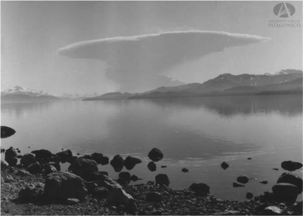 La erupción que movió juguetes. Colección Lagos en Archivo Visual Patagónico.