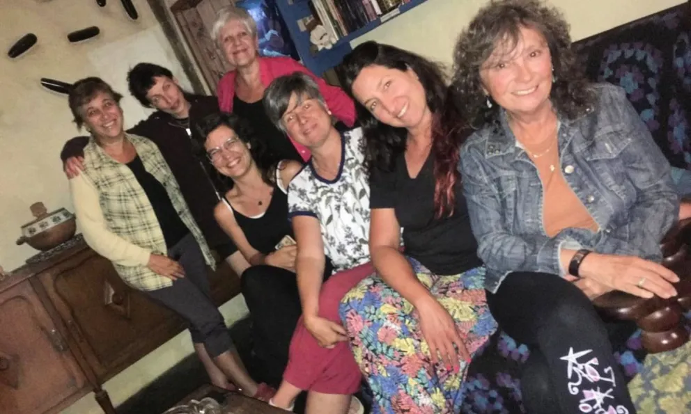 El grupo de autoras.