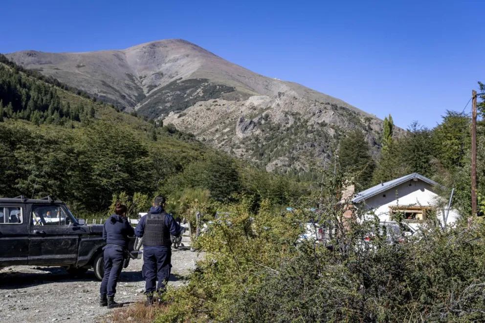En el acceso a la zona de conflicto, se implementó un retén policial desde la mañana hasta la tarde (fotos: Eugenia Neme) 