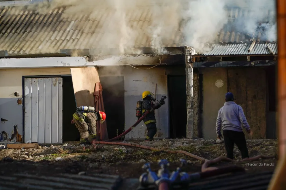 El hecho provocó pánico debido a la existencia de viviendas y otras edificaciones en los alrededores / Fotos Facu Pardo 