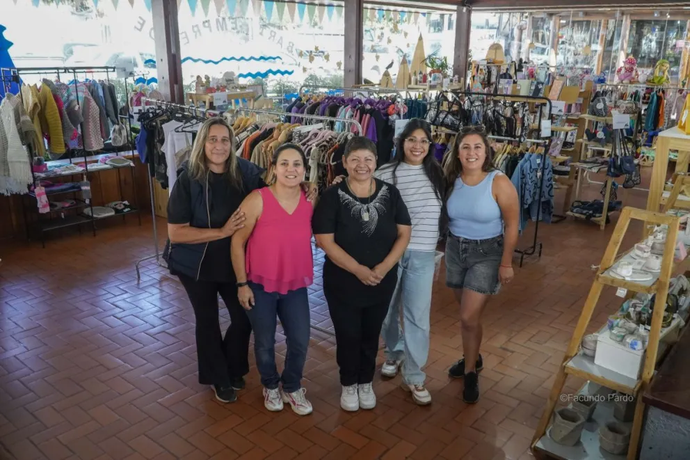 Algunas de las treinta y cinco mujeres que dan vida a Bari Emprende (fotos: Facundo Pardo).