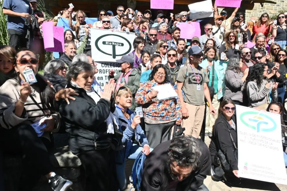 Dijo que la tarea del guía es brindar “información al turista para la conservación de la Naturaleza, uno habla del pasado y del presente”. 