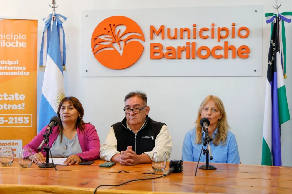 Tres representantes de la entrega de galardones / Fotos Euge Neme 