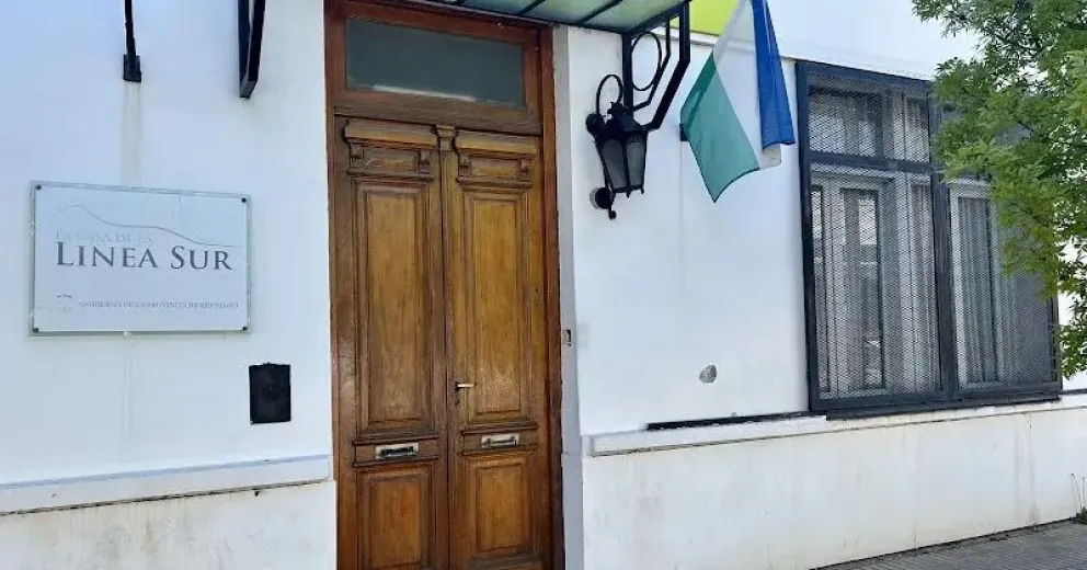 Está ubicada en San Martin 349 de Viedma y tiene una capacidad para más de 20 personas.