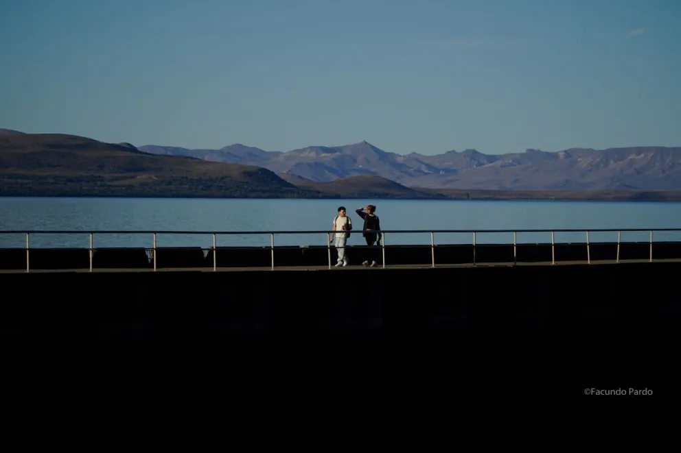 Clima agradable para disfrutar de los atractivos de la capital de los lagos. Foto: Facundo Pardo.