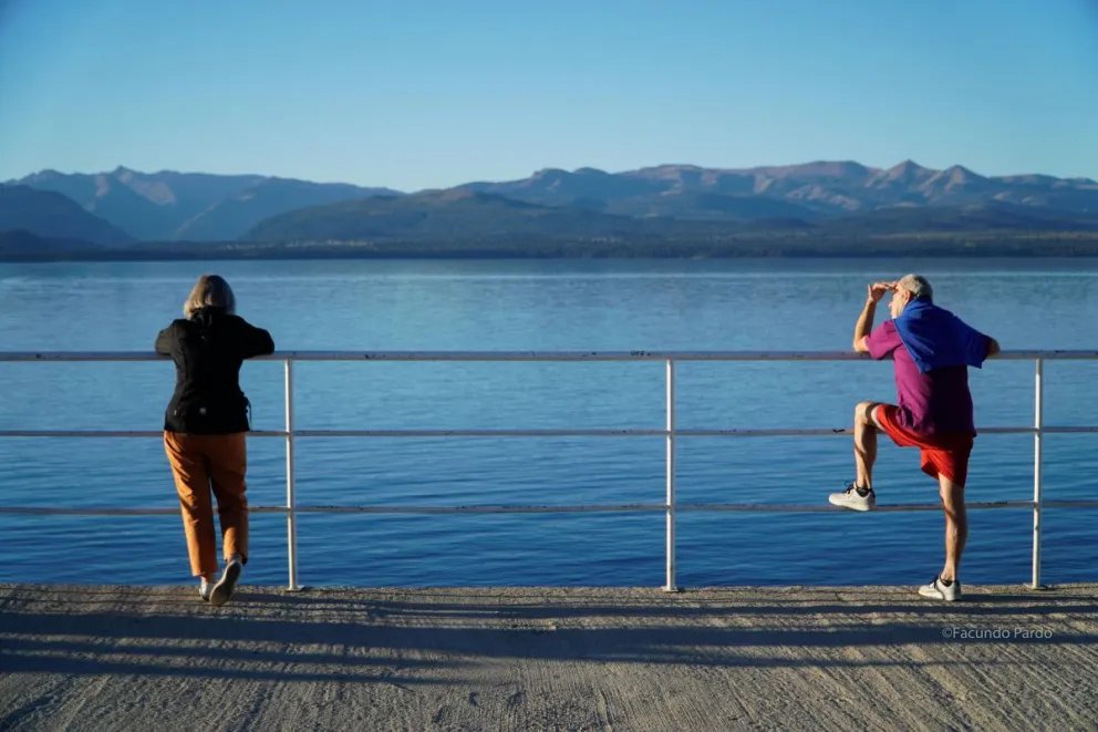 Se vienen días ideales para recorrer las playas de Bariloche.