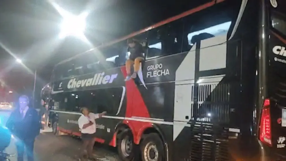 La situación difícil que tuvieron que sobrellevar los choferes y la policía / Foto Gentileza 