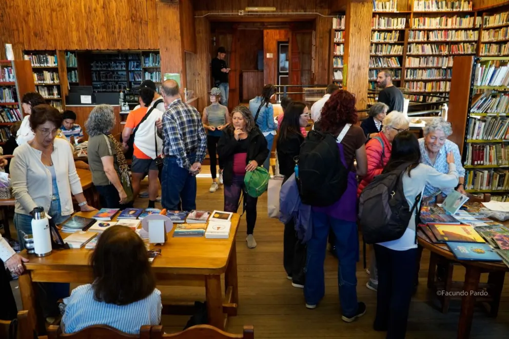 El misterio de los libros y el encuentro de autores y lectores (fotos: Facundo pardo).