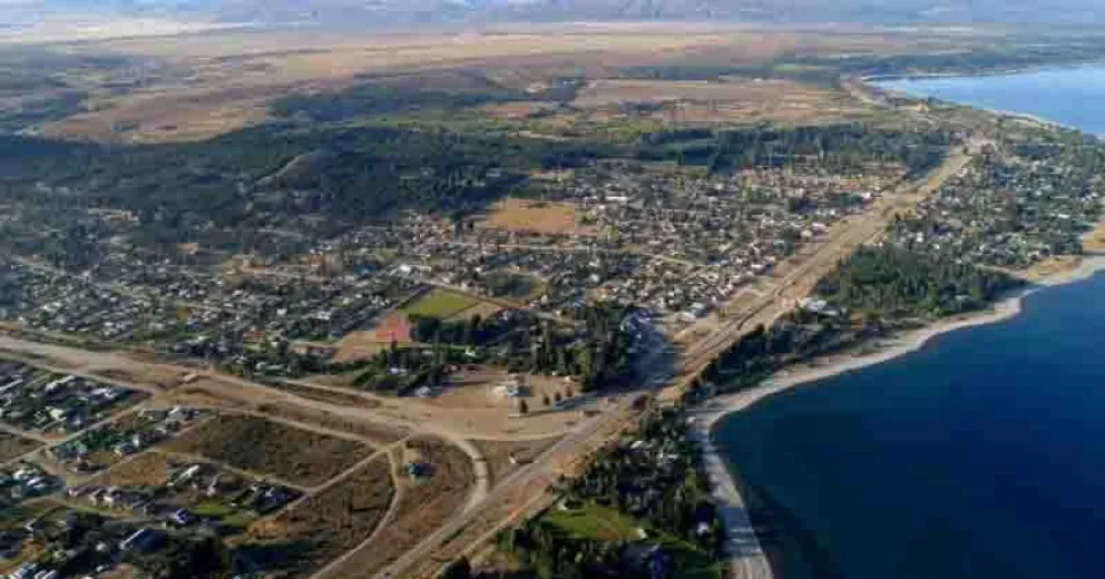 Está involucrada en el homicidio de un hombre de 80 años.