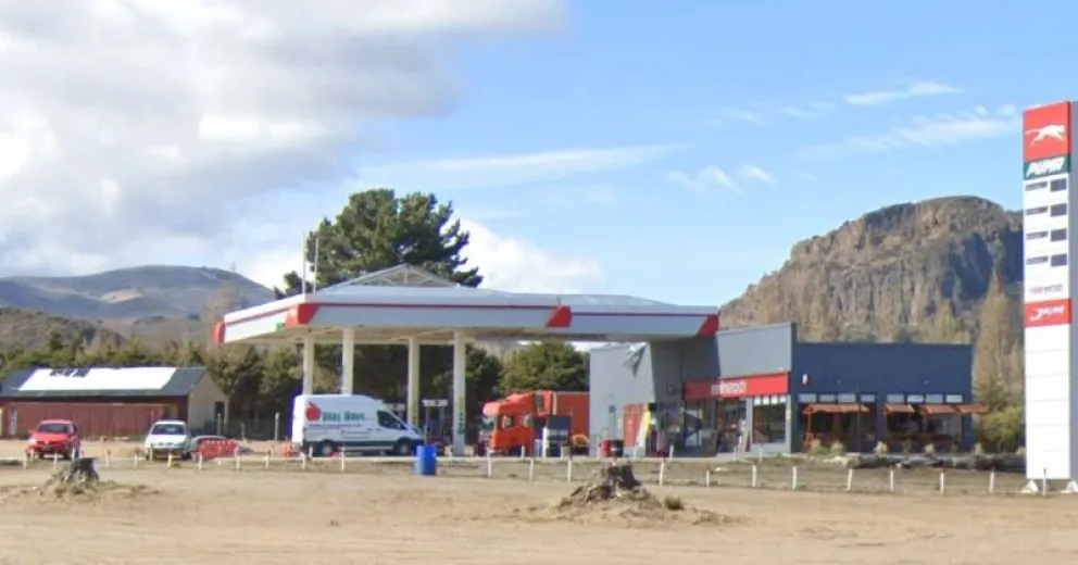 La estación de servicios Puma ubicada en el cruce de las rutas 40 y 23.