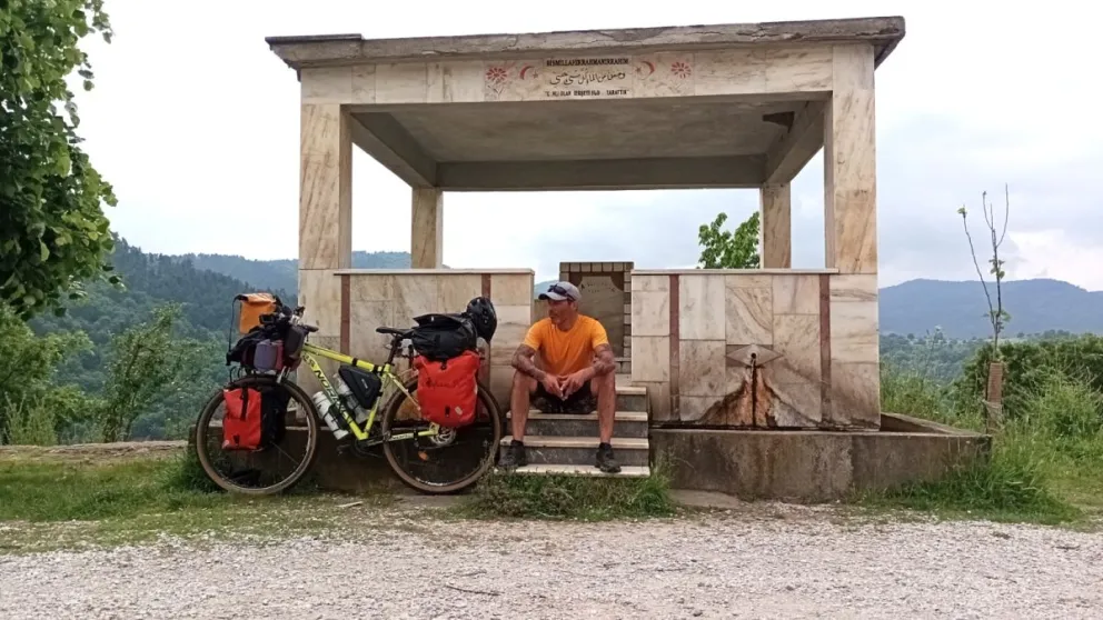 Amante de la naturaleza, el ejercicio y la aventura, encontró en la bicicleta el vehículo perfecto para conocer el mundo a su propio ritmo.