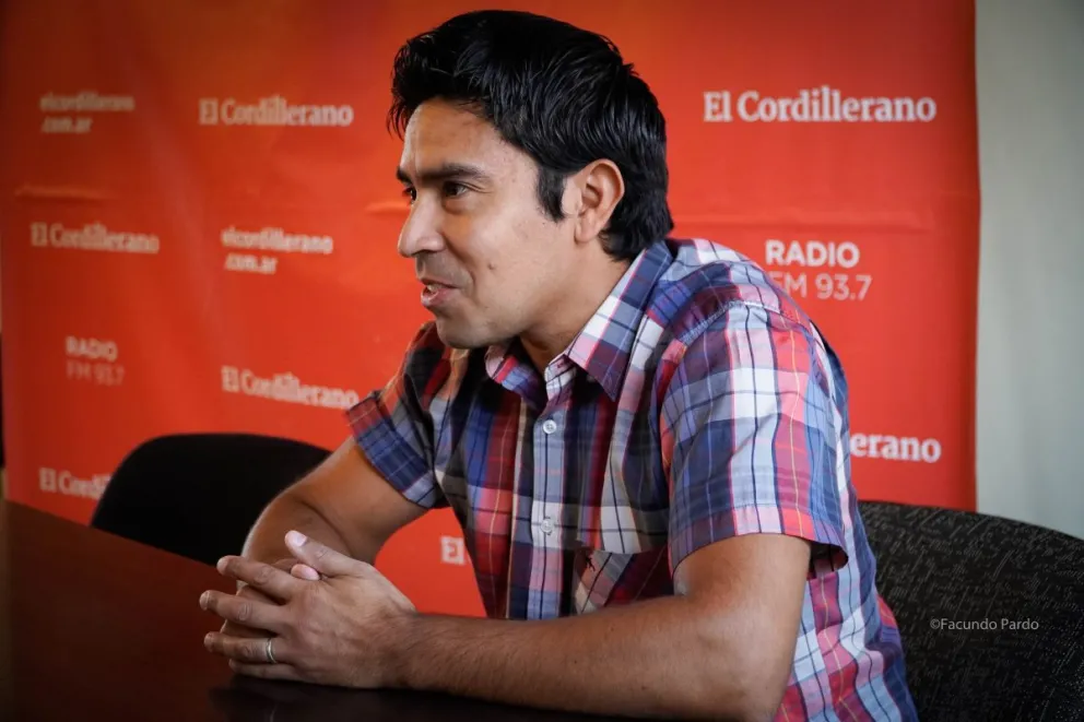 Daniel García se atrevió a incursionar en la literatura y escribió cuentos de gran calidad, de una ciencia ficción que logra atemorizar (fotos: Facundo Pardo) 