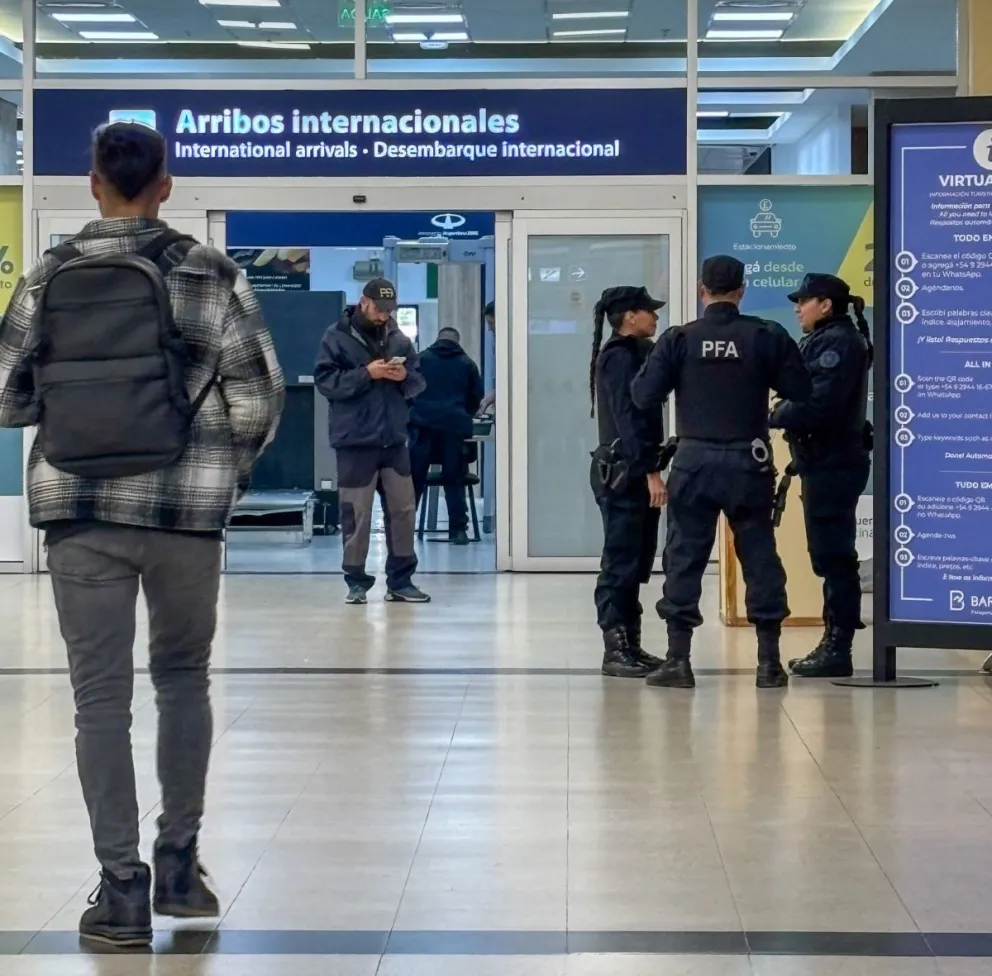 El Aeropuerto Internacional de San Carlos de Bariloche Teniente Luis Candelaria.
