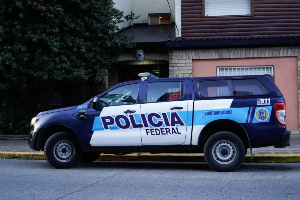 Fuerte hermetismo en el Juzgado Federal de Bariloche. (Foto: Facundo Pardo)