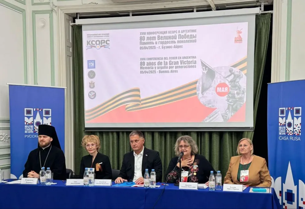 Una imagen del encuentro del Consejo Coordinador de Organizaciones de Compatriotas de Rusia en Argentina, con el embajador en el centro, difundida por la embajada rusa a través de su cuenta de X.