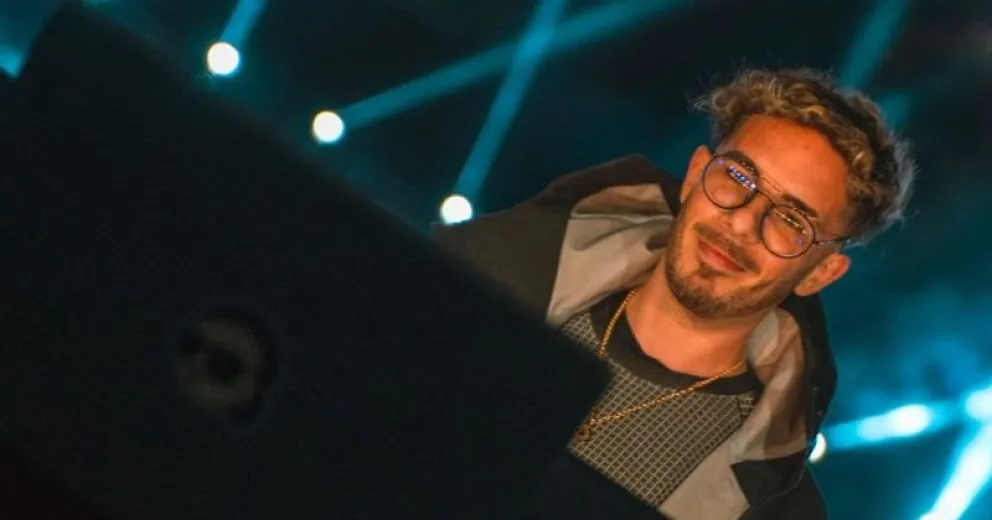 El joven DJ y productor hará bailar a turistas y residentes.