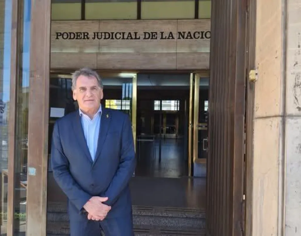 El titular del INAI explicó que ratificó la denuncia contra funcionarios que lo precedieron (foto que Avruj subió a sus redes sociales).