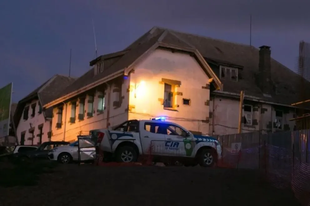 Ambas personas presentaron heridas de arma de fuego. 
